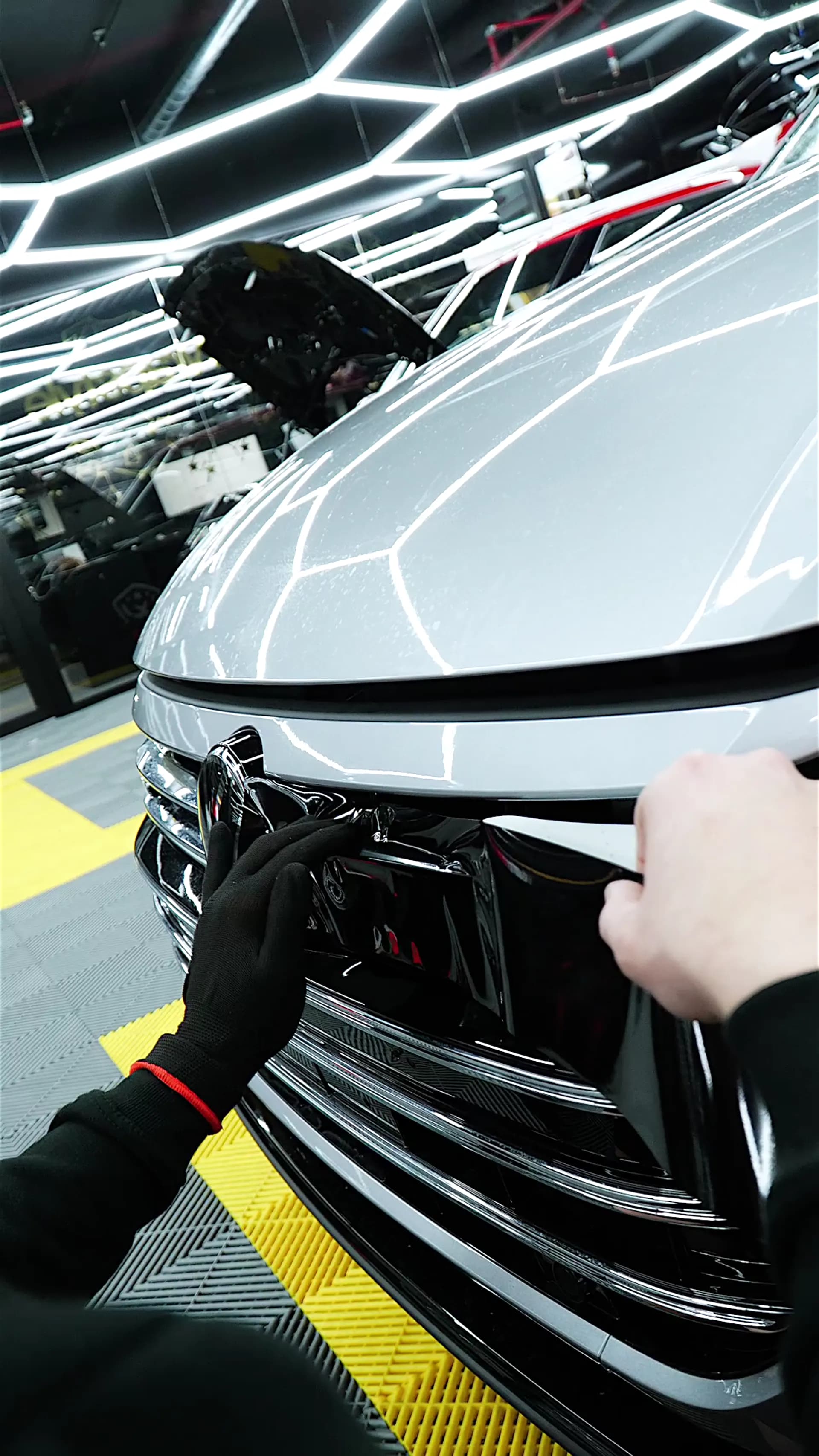 VW Arteon aplikace PPF fólie + dechrome